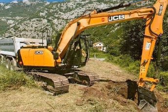 Bageri naše budućnosti Bageri raskopavaju arheološki lokalitet Carine u Risnu