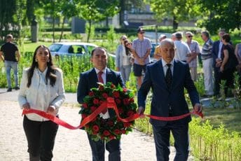 Na Cetinju položen vijenac na Spomen-kosturnicu povodom obilježavanja 13. jula Na Cetinju položen vijenac na Spomen-kosturnicu povodom obilježavanja 13. jula