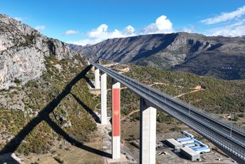 Dvije godine auto-puta: Njime prošlo 4.900.000 vozila, prihodovao preko 19 miliona eura Dvije godine auto-puta: Njime prošlo 4.900.000 vozila, prihodovao preko 19 miliona eura