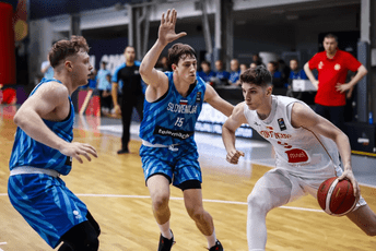 Poraz mladih košarkaša na startu EP: Slovenija slomila otpor Dubljevićevih izabranika Poraz mladih košarkaša na startu EP: Slovenija slomila otpor Dubljevićevih izabranika