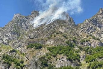 Požar na Prokletijama; NP: Turisti da izbjegavaju posjetu Volušnici, vlasnici imanja da se uzdrže od paljenja trave Požar na Prokletijama; NP: Turisti da izbjegavaju posjetu Volušnici, vlasnici imanja da se uzdrže od paljenja trave