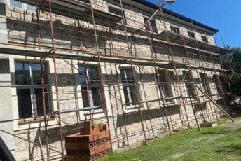 SPC školu u Crmnici pretvorio u manastirski konak: Zločini i revizionizam na istom zadatku SPC školu u Crmnici pretvorio u manastirski konak: Zločini i revizionizam na istom zadatku
