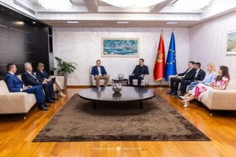 Spajić sa rektorom Božovićem planira restrukturiranje Instituta u Igalu Spajić sa rektorom Božovićem planira restrukturiranje Instituta u Igalu