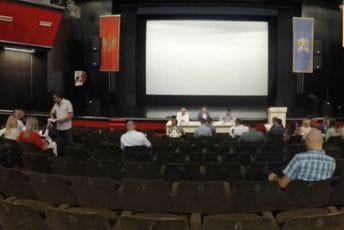 Odbornici DPS-a u Mojkovcu napustili sjednicu SO: Državni praznici ne mogu se zaobilaziti u širokom luku Odbornici DPS-a u Mojkovcu napustili sjednicu SO: Državni praznici ne mogu se zaobilaziti u širokom luku