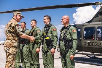 Helikopter Vojske Crne Gore upućen u Sjevernu Makedoniju zbog gašenja požara Helikopter Vojske Crne Gore upućen u Sjevernu Makedoniju zbog gašenja požara