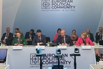 Milatović na panelu “Odbrana i osiguravanje demokratije”: Jačanje institucija neophodno za odbranu demokratije Milatović na panelu “Odbrana i osiguravanje demokratije”: Jačanje institucija neophodno za odbranu demokratije