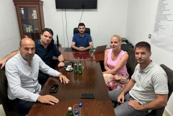 Niko iz PES nije došao na sastanak o formiranju nove vlasti u Budvi Niko iz PES nije došao na sastanak o formiranju nove vlasti u Budvi