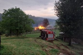 Pljevlja: U prevrtanju vozila povrijeđena dva vatrogasca Pljevlja: U prevrtanju vozila povrijeđena dva vatrogasca