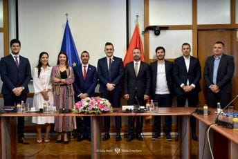 EBRD podstiče razvoj obnovljivih izvora energije: Crnoj Gori 28 miliona eura kredita za unapređenje trafostanice Brezna EBRD podstiče razvoj obnovljivih izvora energije: Crnoj Gori 28 miliona eura kredita za unapređenje trafostanice Brezna