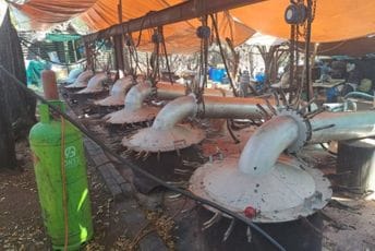 Na farmi otkrili laboratoriju za proizvodnju metamfetamina vrijednu više miliona dolara Na farmi otkrili laboratoriju za proizvodnju metamfetamina vrijednu više miliona dolara