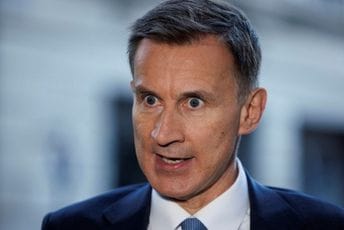 Bivši britanski ministar se izvinio zbog propusta tokom pandemije kovida Bivši britanski ministar se izvinio zbog propusta tokom pandemije kovida