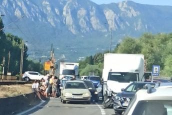 Lančani sudar kod Virpazara: Jedna osoba povrijeđena Lančani sudar kod Virpazara: Jedna osoba povrijeđena