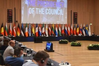 Savjet EU donio odluku o ukidanju viza za Srbe sa Kosova Savjet EU donio odluku o ukidanju viza za Srbe sa Kosova