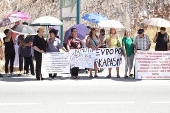 (VIDEO) Nova blokada saobraćaja radnika Košute: Imamo pravo da iskažemo svoje nezadovoljstvo (VIDEO) Nova blokada saobraćaja radnika Košute: Imamo pravo da iskažemo svoje nezadovoljstvo
