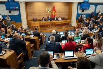Izglasana rekonstrukcija Vlade: Od danas je u njoj, pored Spajića, sedam vicepremijera i 24 ministra