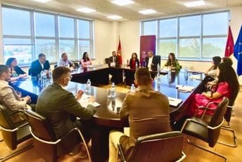 Slaven Radunović preuzeo dužnost ministra prostornog planiranja, urbanizma i državne imovine Slaven Radunović preuzeo dužnost ministra prostornog planiranja, urbanizma i državne imovine