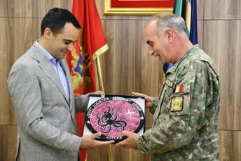 Raičević na sastanku sa Vlasiem: Posjeta saveznika dodatan doprinos stabilnosti, prilika za jačanje saradnje i razmjenu iskustava Raičević na sastanku sa Vlasiem: Posjeta saveznika dodatan doprinos stabilnosti, prilika za jačanje saradnje i razmjenu iskustava