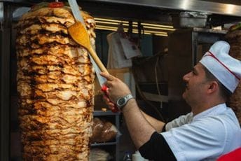 Spor Njemačke i Turske zbog kebaba: Podnijet zahtjev da se naziv “doner” registruje kao “garantovano tradicionalni specijalitet” širom Evrope Spor Njemačke i Turske zbog kebaba: Podnijet zahtjev da se naziv “doner” registruje kao “garantovano tradicionalni specijalitet” širom Evrope