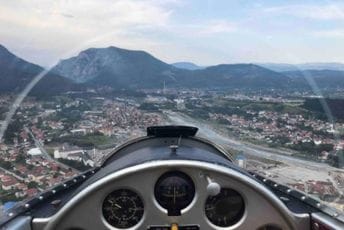 Jedrilica "blanik" ponovo na nebu iznad Berana Jedrilica "blanik" ponovo na nebu iznad Berana