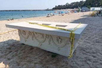 Bugarska: Na plaži slučajno pronađen rimski sarkofag