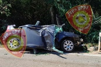 (FOTO) Užasna nesreća u Istri, automobil smrskan