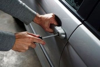 Podgorica: Određeno zadržavanje do 72 sata osumnjičenom za više krađa Podgorica: Određeno zadržavanje do 72 sata osumnjičenom za više krađa