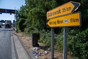 Otac i sin pretučeni na graničnom prelazu Crne Gore i Hrvatske; Načelnik: U pitanju nesporazum Otac i sin pretučeni na graničnom prelazu Crne Gore i Hrvatske; Načelnik: U pitanju nesporazum