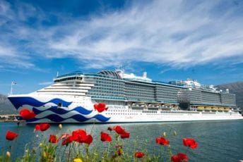 U Baru megakruzer „Sun Princess“ sa više od 4400 turista i 1.600 članova posade U Baru megakruzer „Sun Princess“ sa više od 4400 turista i 1.600 članova posade