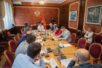 Ponoviće postupak: Nijedan kandidat za sudiju Ustavnog suda nije dobio potrebnu većinu Ilustracija