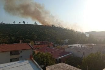 Požar na Golom Brdu kod Sutomora pod kontrolom, ali vjetar još nije stao