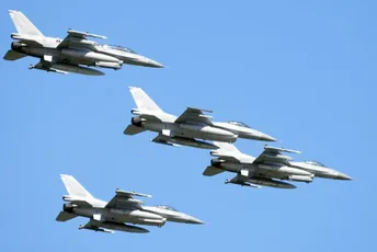 AP: Ukrajina dobila prve borbene avione F-16 koje je mjesecima tražila AP: Ukrajina dobila prve borbene avione F-16 koje je mjesecima tražila