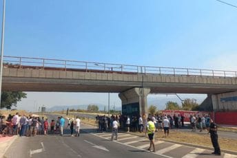 Zatvorili bulevar prema Tuzima Zatvorili bulevar prema Tuzima