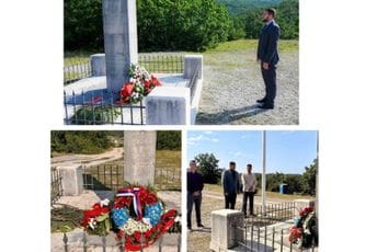 Crnogorske patriote: Kovačević i Vuković pobacali vijence sa spomenika junaka Vučjeg dola Crnogorske patriote: Kovačević i Vuković pobacali vijence sa spomenika junaka Vučjeg dola