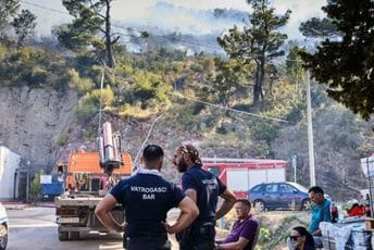 Sistem civilne zaštite u vrijeme SFRJ bio dodatna snaga za suočavanje sa vatrenim stihijama: Volontera ne bi falilo, ali ih „teren“ ne prepoznaje Sistem civilne zaštite u vrijeme SFRJ bio dodatna snaga za suočavanje sa vatrenim stihijama: Volontera ne bi falilo, ali ih „teren“ ne prepoznaje