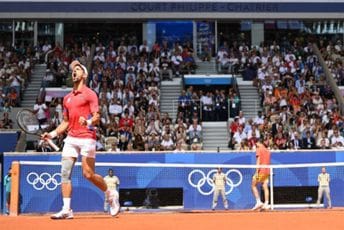Đoković konačno stigao do onoga što mu je nedostajalo: Olimpijsko zlato je u njegovim rukama Đoković konačno stigao do onoga što mu je nedostajalo: Olimpijsko zlato je u njegovim rukama