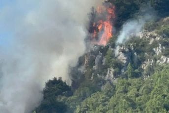 Gori Vrmac: Uzrok - paljenje otpada Gori Vrmac: Uzrok - paljenje otpada