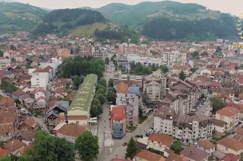 Bijelo Polje: Žena pala sa sprata kuće, hitno transportovana u KCCG
