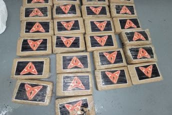 Uragan na obalu Floride izbacio pakete kokaina vrijedne milion dolara Uragan na obalu Floride izbacio pakete kokaina vrijedne milion dolara