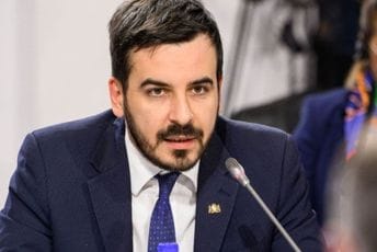 Jokić protiv imenovanja bazena u Kotoru po vladici Njegošu: Ovo je sipanje soli na našu ranu