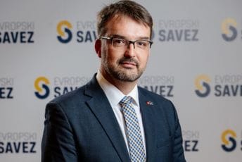 Belan: Ivanović žarko želi da i dalje Vladu kontrolišu Mandić, Knežević i Dajković, na nama je da rastjeramo ove vlažne snove PES-a