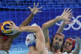 Srbija ide u borbu za zlato: Savladali su Amerikance, u finalu čekaju Hrvatsku ili Mađarsku Srbija ide u borbu za zlato: Savladali su Amerikance, u finalu čekaju Hrvatsku ili Mađarsku