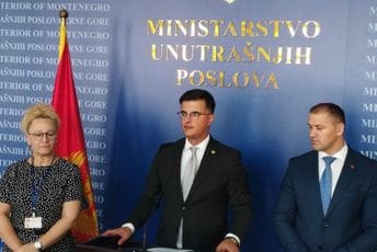 Šaranović: Javna nagrada za informacije koje mogu dovesti do rješavanja ubistva Jovanovića i Šćekića Šaranović: Javna nagrada za informacije koje mogu dovesti do rješavanja ubistva Jovanovića i Šćekića