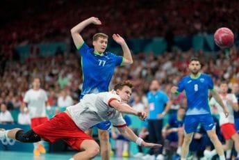 Sjajna Slovenija stala na korak od finala: Vratili se sa minus šest, Danci se na kraju provukli uz pomoć sudija Sjajna Slovenija stala na korak od finala: Vratili se sa minus šest, Danci se na kraju provukli uz pomoć sudija