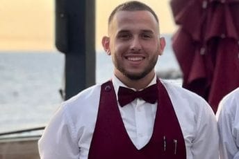 Almir Slaković spasio djevojci život u Baru Almir Slaković spasio djevojci život u Baru