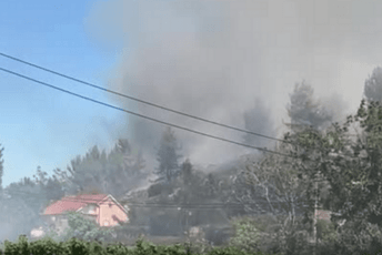 Požar u selu Srpska u Zeti, proširio se i na brdo Požar u selu Srpska u Zeti, proširio se i na brdo