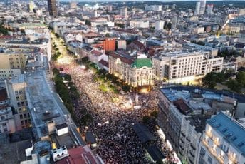 Protest protiv iskopavanja litijuma: Građani blokirali željeznički saobraćaj u Beogradu; Petković: Ostajemo na šinama do daljnjeg (FOTO / VIDEO)