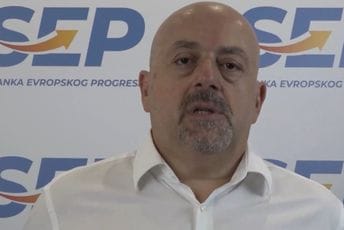 Ristić: Smanjuje se broj turista a Vlada odmara umjesto da odmah identifikuje probleme i priprema narednu sezonu Ristić: Smanjuje se broj turista a Vlada odmara umjesto da odmah identifikuje probleme i priprema narednu sezonu