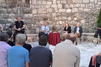 U Šavniku održano književno veče posvećeno Vitomiru Nikoliću U Šavniku održano književno veče posvećeno Vitomiru Nikoliću