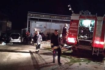 Požar u Bijelom Polju: Izgorio pomoćni objekat mljekare Požar u Bijelom Polju: Izgorio pomoćni objekat mljekare