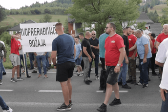 Štrajk pred Vladom sjutra u podne ako odluke tendera ostanu na snazi Štrajk pred Vladom sjutra u podne ako odluke tendera ostanu na snazi